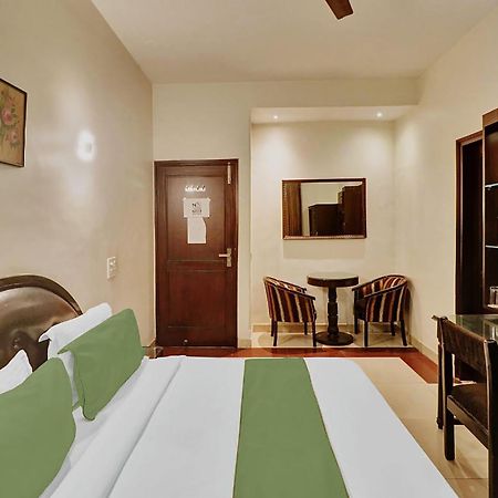 Fabexpress Lloyd House Hotel New Delhi Exterior foto