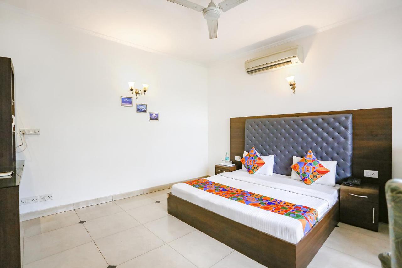 Fabexpress Lloyd House Hotel New Delhi Exterior foto