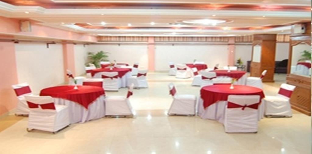 Fabexpress Lloyd House Hotel New Delhi Exterior foto