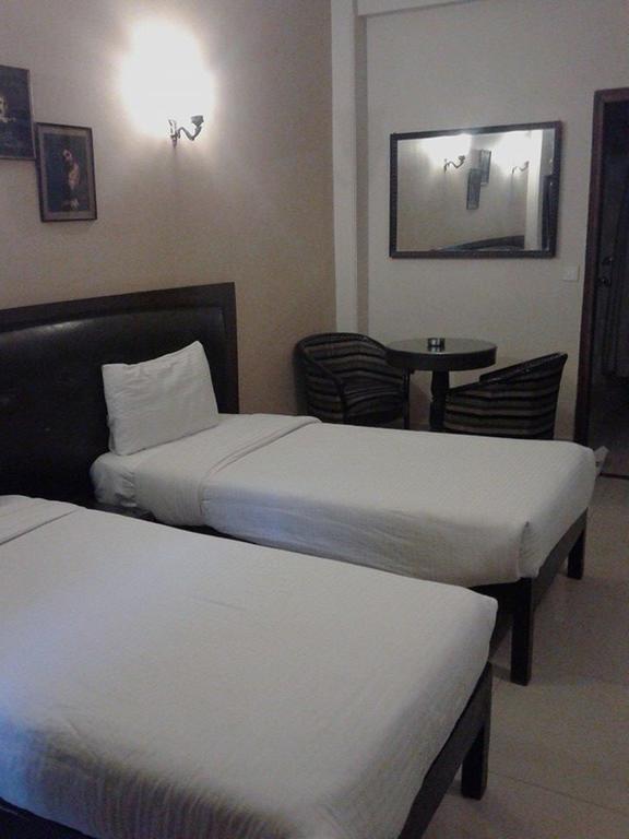 Fabexpress Lloyd House Hotel New Delhi Exterior foto