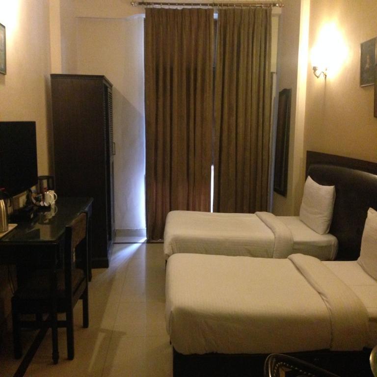 Fabexpress Lloyd House Hotel New Delhi Exterior foto
