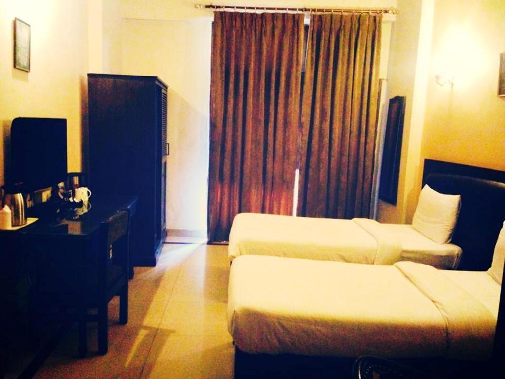 Fabexpress Lloyd House Hotel New Delhi Exterior foto